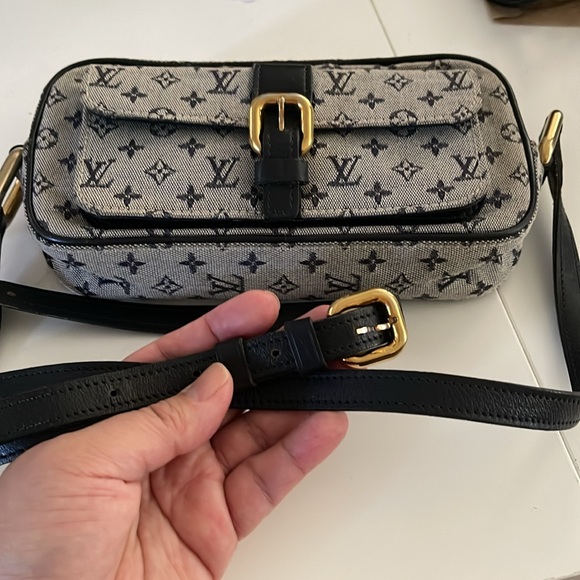 Louis Vuitton Mini Juliet shoulder bag - Picture 9 of 14